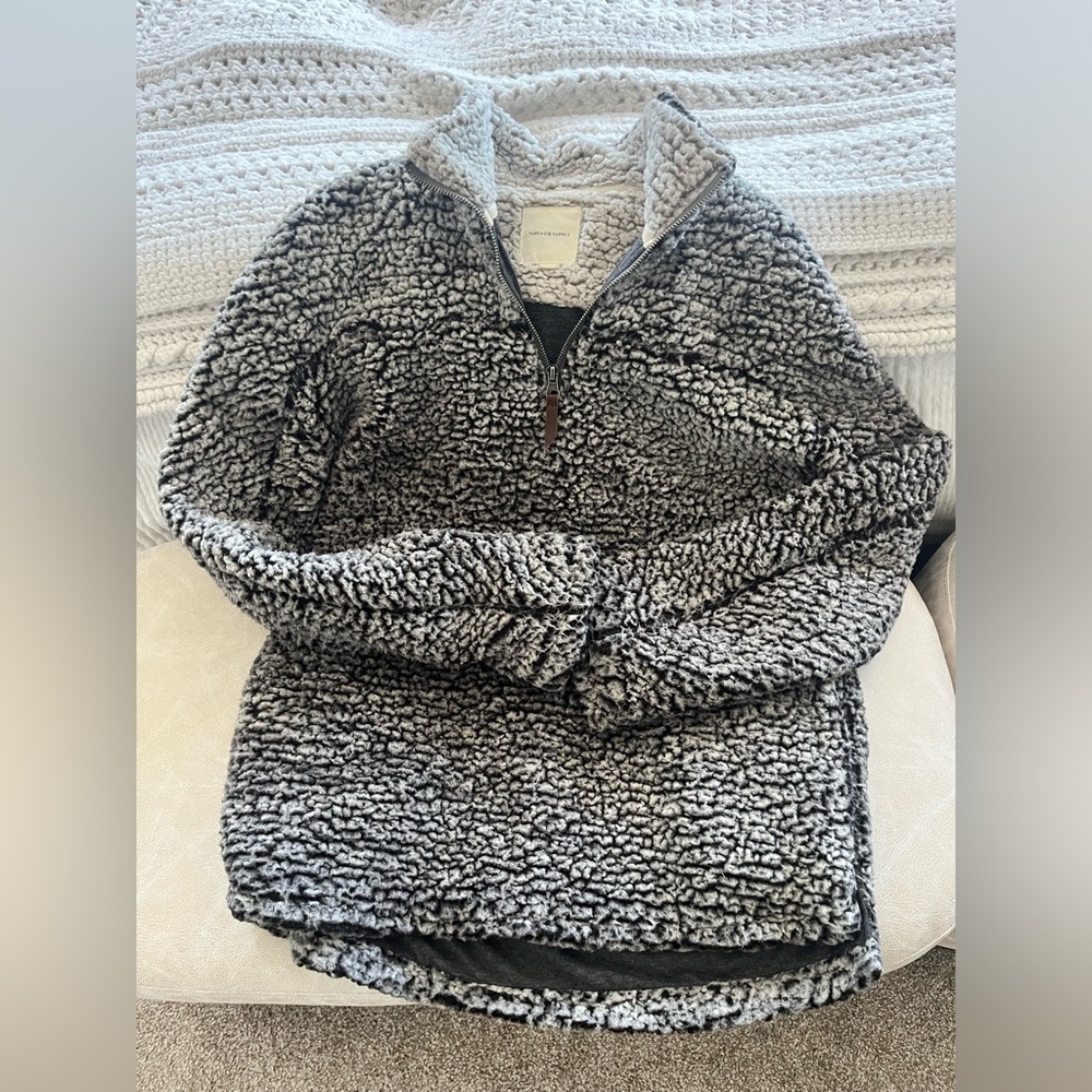 Thread & Supply Wubby Pullover - Size small - EUC